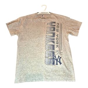 Yankees t-shirt